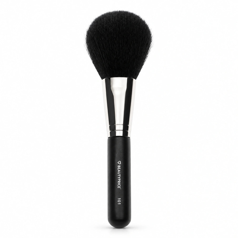 Beauty Price Cosmetics, Pennello 101: vista intera su bianco, simulazione illustrativa basata sulla foto prodotto di riferimento.