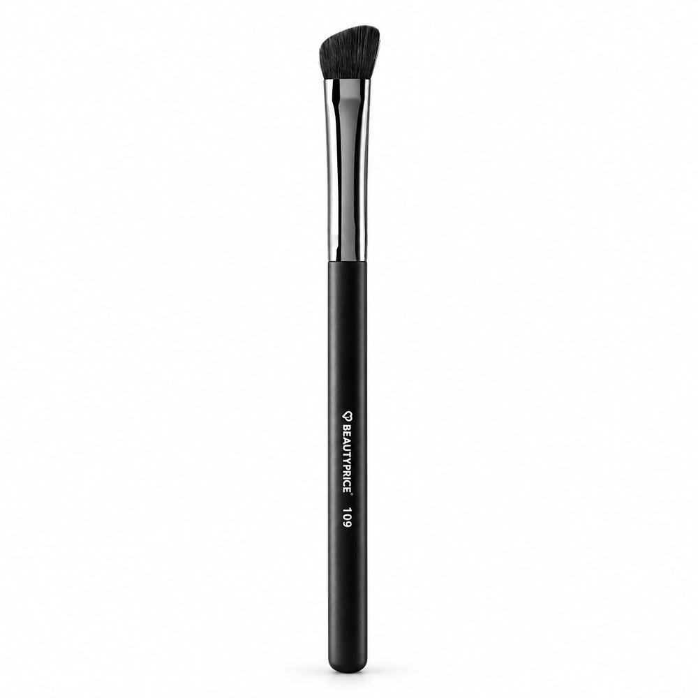 Beauty Price Cosmetics, Pennello 109: vista intera su bianco, simulazione illustrativa basata sulla foto prodotto di riferimento.